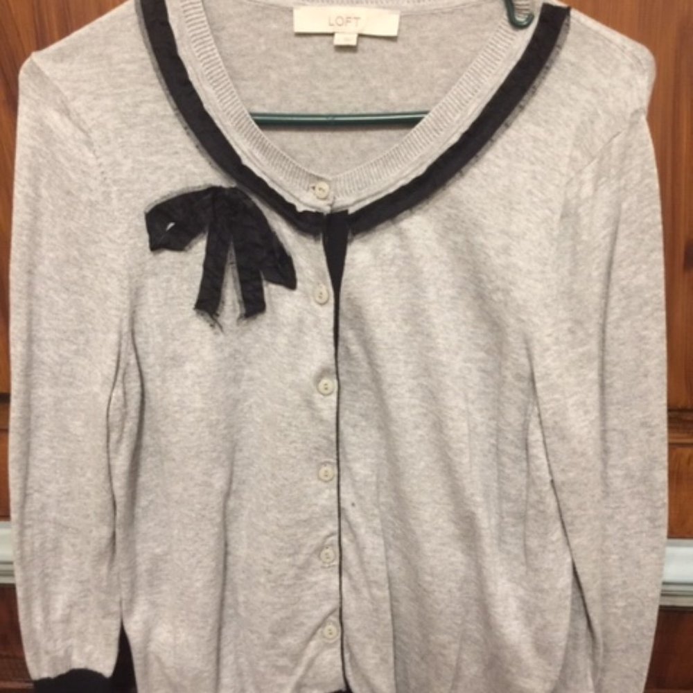 Sweater with Bow Tie Decoration